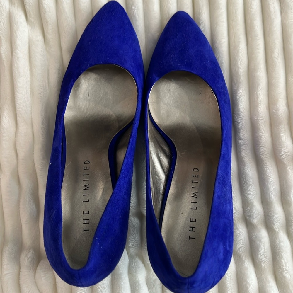 Woman’s heels. Limited. Blue. Size 8